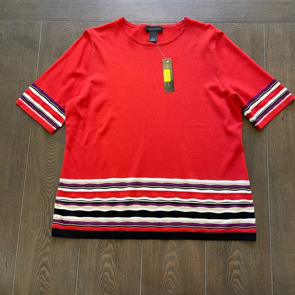 Investments Woman’s Short Sleeve Top.  Size Large